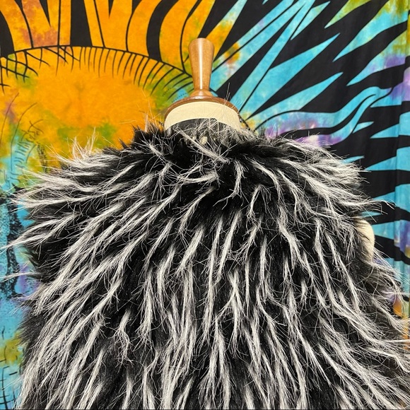 🌈 Beautiful mystic fur vest - Picture 5 of 11